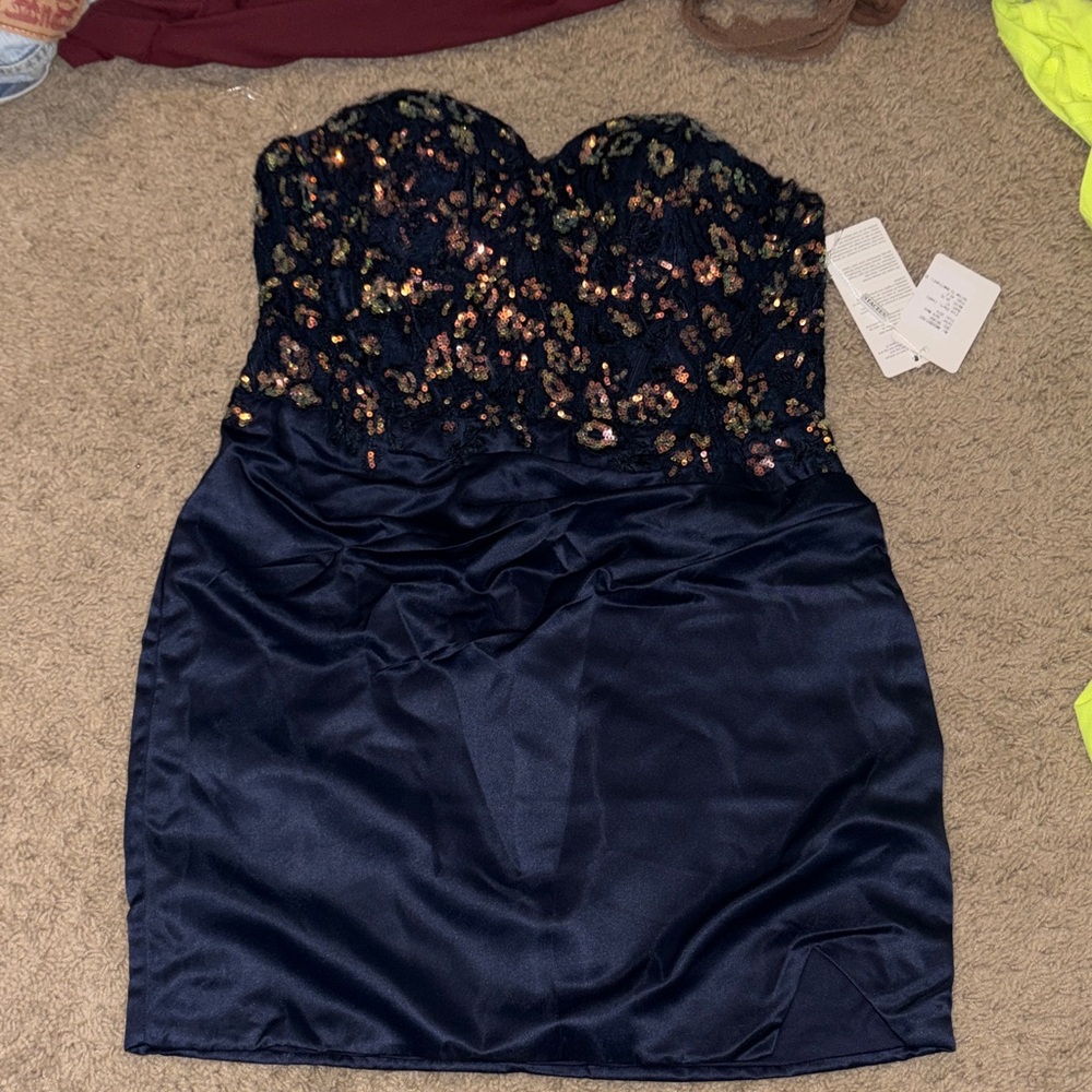 Elegant Navy Blue Strapless Prom Dress